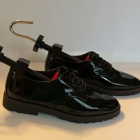 White Mountain Gilly Oxford Patent Leather Shoes - EUC - Picture 9 of 12